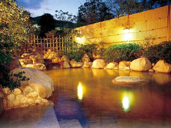「湯の山温泉　グリーンホテル」露天風呂なごみの湯